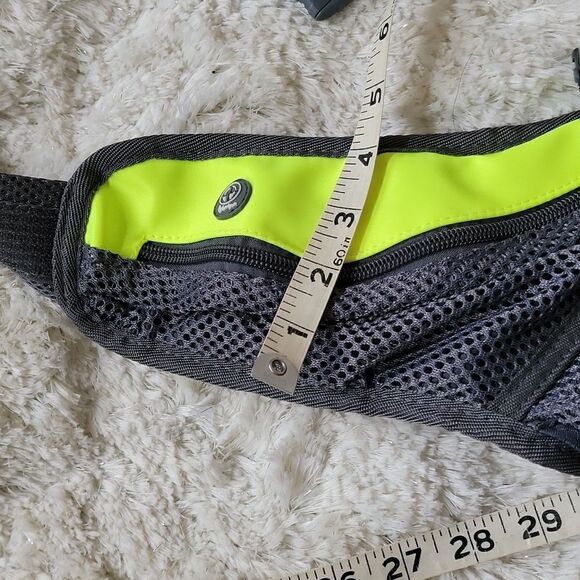 CYBERDYER WAIST HYDRATION PACK - NEW WITH TAGS - Picture 6 of 9